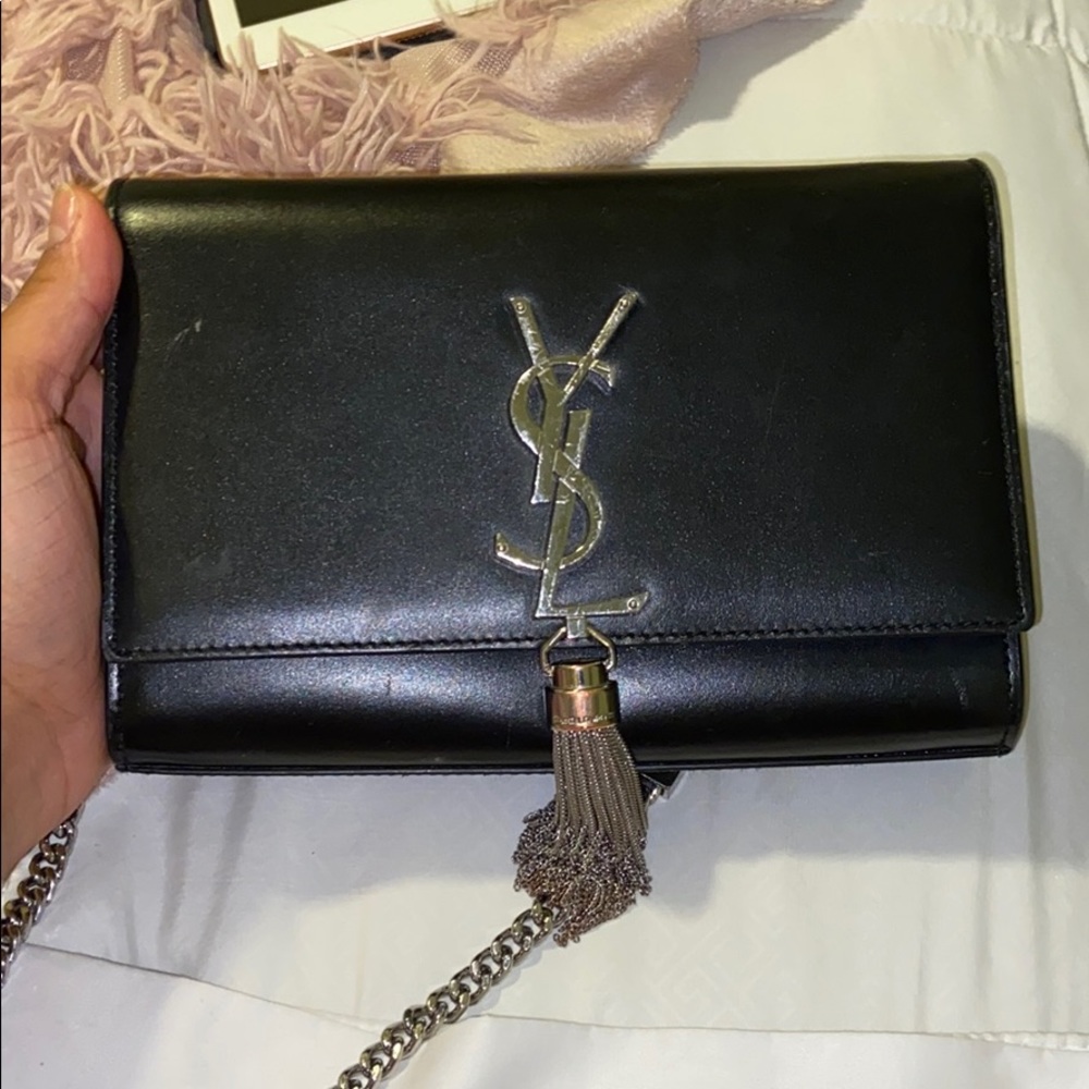 YVES Saint Laurent
